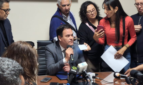 Conferencia de prensa por amenazas de bomba